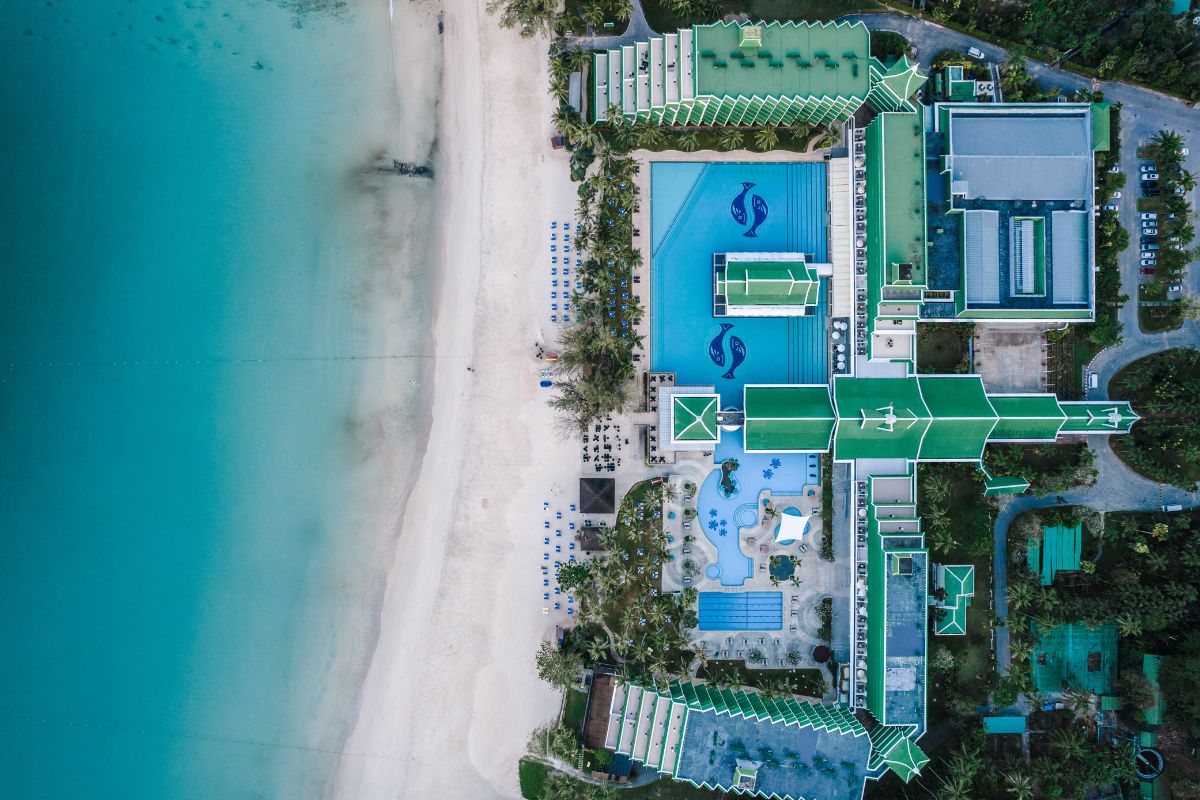 Le Meridien Phuket Beach Resort pools